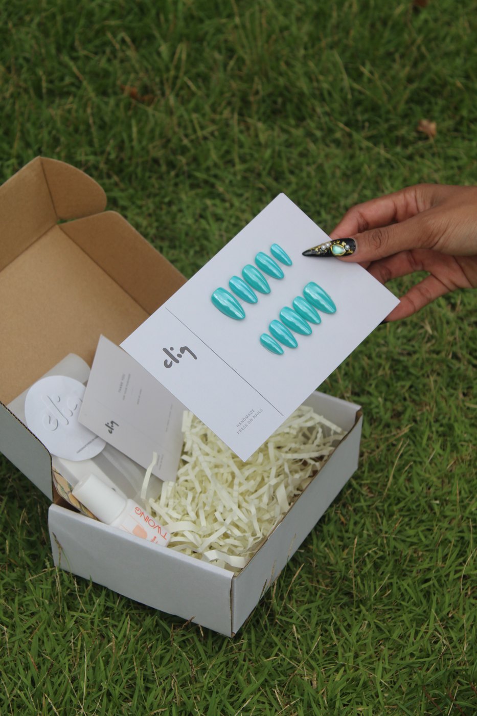 CLIQ Luxury Unboxing Experience Keepsake Box Breakdown